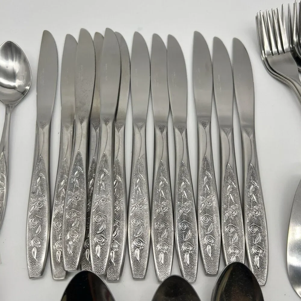 Customcraft Stainless Dinner Set 31 Pieces Textured Rose Flatware  VTG Taiwan